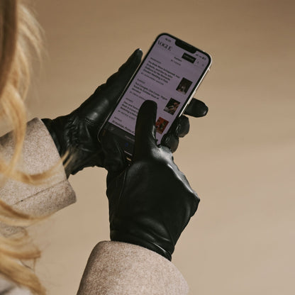 Black Lambskin Leather Gloves | Women's Touchscreen Gloves 1