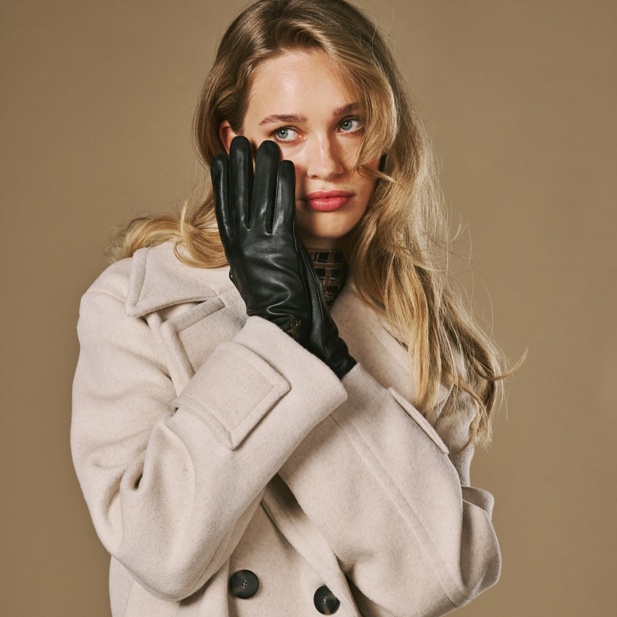 Black Lambskin Leather Gloves | Women's Touchscreen Gloves 5