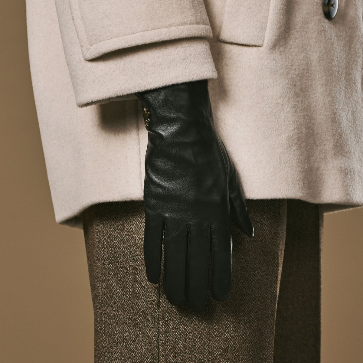 Black Lambskin Leather Gloves | Women's Touchscreen Gloves 6