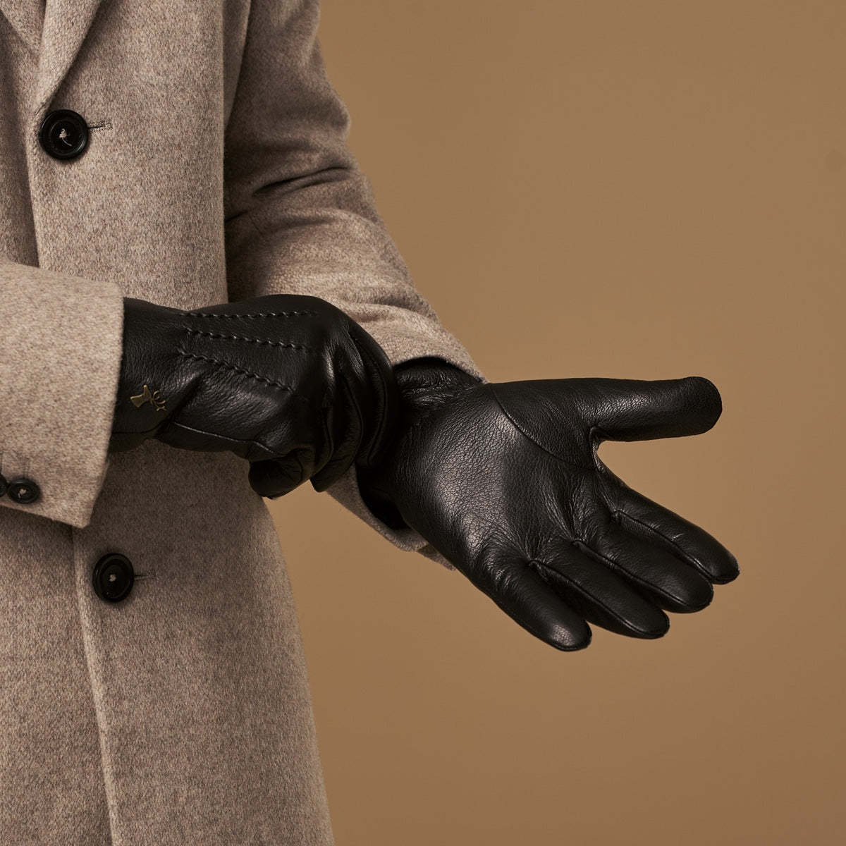 Hunter Black Leather Gloves | Men's Goat Skin Touchscreen Gloves 7